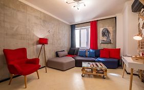 Modern , Spacious 2Br Apartment In Top Center