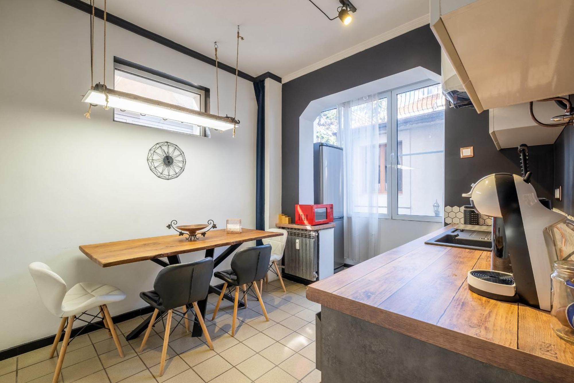 Modern , Spacious 2Br Apartment In Top Center Sofia Exterior photo
